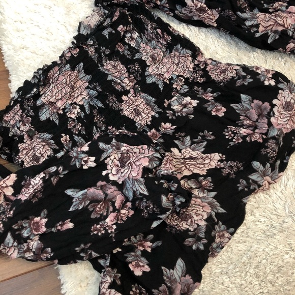 Romantic & Boho - Off the shoulder floral top ✨ - Picture 4 of 5